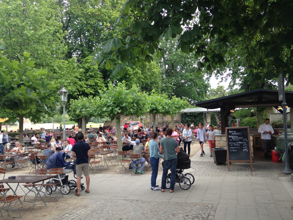 Biergenuss im Schillergarten am Blauen Wunder • Dresden exklusiv
